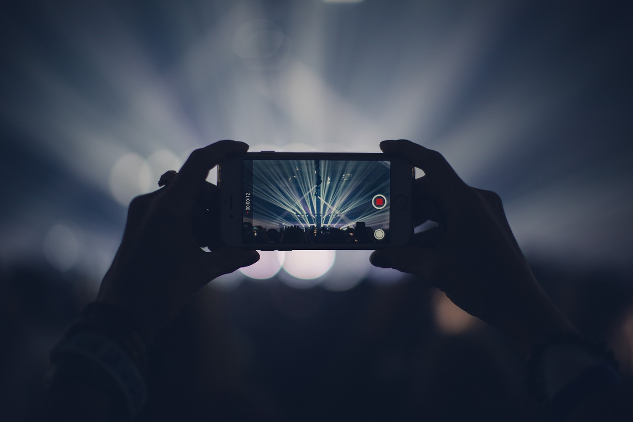 Understanding the Difference Between Brand Video and Product Video for E-Commerce
